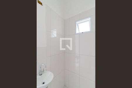 Banheiro de casa para alugar com 1 quarto, 28m² em Jardim Ana Estela, Carapicuíba