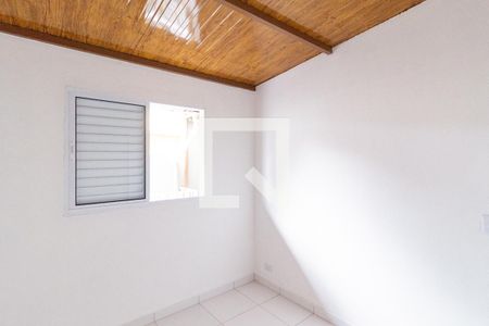 Quarto de casa para alugar com 1 quarto, 28m² em Jardim Ana Estela, Carapicuíba