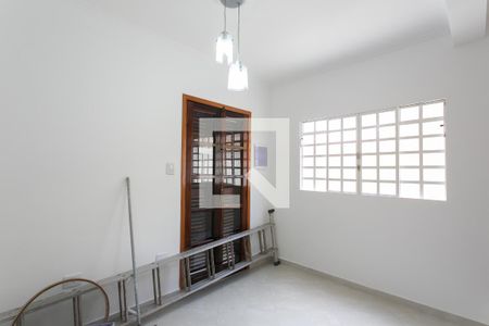 Sala de casa para alugar com 2 quartos, 70m² em Jardim Itapemirim, São Paulo