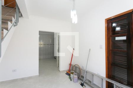 Sala de casa para alugar com 2 quartos, 70m² em Jardim Itapemirim, São Paulo