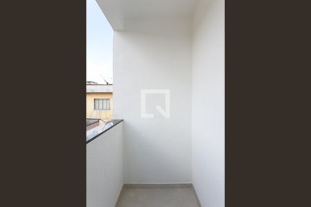 Varanda  de casa para alugar com 2 quartos, 70m² em Jardim Itapemirim, São Paulo