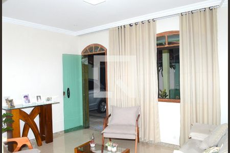 Sala de casa para alugar com 2 quartos, 302m² em Vitoria, Belo Horizonte