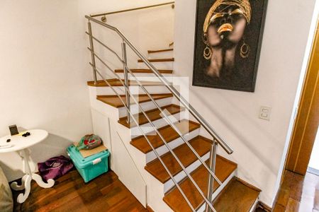 Escada acesso  de casa de condomínio à venda com 2 quartos, 100m² em Vila Pirajussara, São Paulo