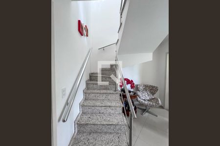 Escada de casa à venda com 3 quartos, 109m² em Jardim da Saúde, São Paulo