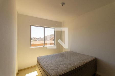 Quarto 2 de apartamento para alugar com 2 quartos, 57m² em Novo Mundo, Curitiba