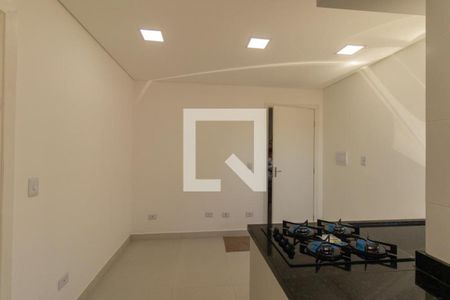 Sala/Cozinha de apartamento para alugar com 1 quarto, 57m² em Novo Mundo, Curitiba