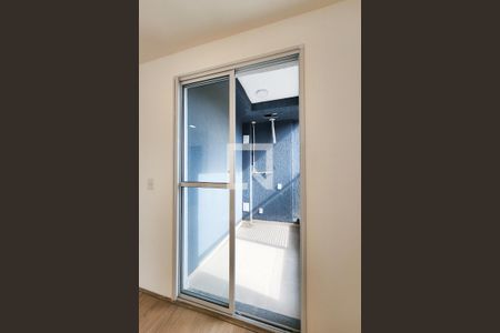 Varanda  de kitnet/studio para alugar com 1 quarto, 33m² em Santo Cristo, Rio de Janeiro