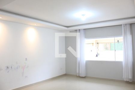 Sala de casa para alugar com 3 quartos, 125m² em Chácara Canta Galo, Cotia