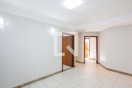 Sala 2 de casa para alugar com 5 quartos, 480m² em Cidade Jardim, Uberlândia