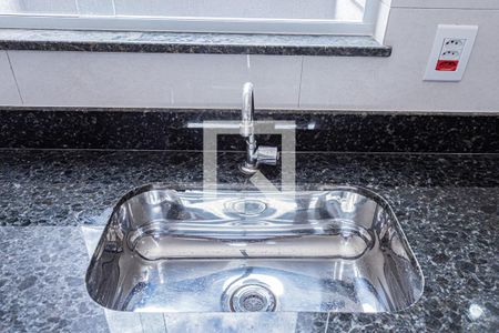 Sala, cozinha e área de serviço de apartamento à venda com 2 quartos, 40m² em Vila Mangalot, São Paulo