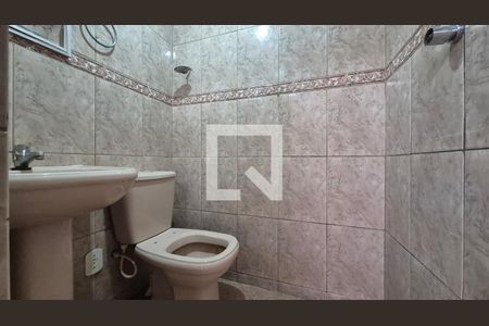 Banheiro de casa para alugar com 1 quarto, 40m² em Jardim Santo Alberto, Santo André