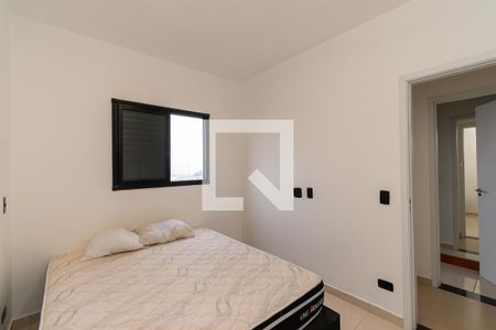 Quarto 1 de apartamento para alugar com 2 quartos, 45m² em Vila Fernandes, São Paulo