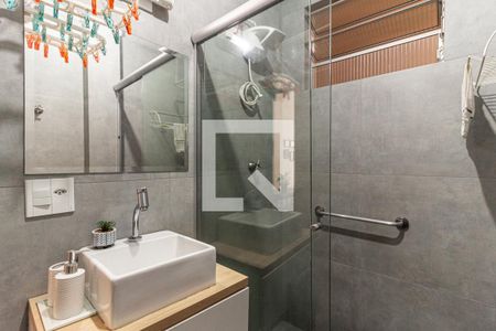 Banheiro de kitnet/studio para alugar com 1 quarto, 28m² em Vila Buarque, São Paulo