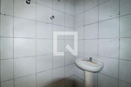 Banheiro de kitnet/studio para alugar com 0 quarto, 30m² em Santana, São Paulo