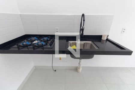Sala/Cozinha de apartamento para alugar com 2 quartos, 34m² em Vila Carmosina, São Paulo