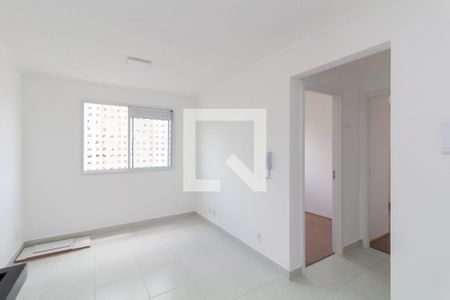 Sala/Cozinha de apartamento para alugar com 2 quartos, 34m² em Vila Carmosina, São Paulo