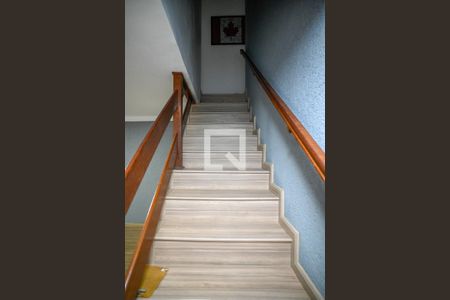 Escada de casa para alugar com 3 quartos, 128m² em Vila Vermelha, São Paulo