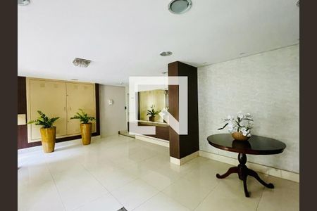 Hall social de apartamento à venda com 2 quartos, 63m² em Jardim Flor da Montanha, Guarulhos