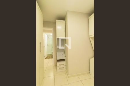 Quarto 1 de apartamento para alugar com 3 quartos, 68m² em Novo Mundo, Curitiba