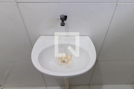 Banheiro de kitnet/studio para alugar com 0 quarto, 19m² em Campo Grande, Rio de Janeiro
