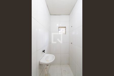 Banheiro de kitnet/studio para alugar com 0 quarto, 19m² em Campo Grande, Rio de Janeiro