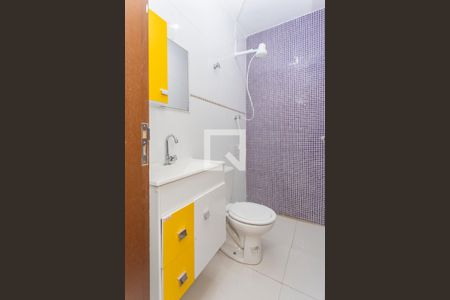 Banheiro de casa para alugar com 2 quartos, 40m² em Jardim Malia Ii, São Paulo