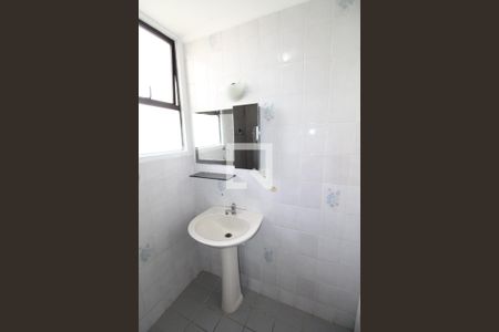 Banheiro de apartamento para alugar com 2 quartos, 55m² em Parque Residencial Aquarius, São José dos Campos