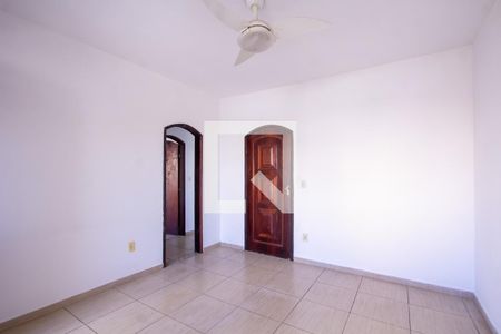 Sala de casa de condomínio para alugar com 3 quartos, 144m² em Mangueira, São Gonçalo