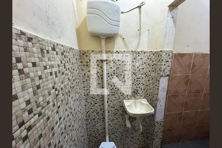 Banheiro de kitnet/studio para alugar com 1 quarto, 26m² em Ricardo de Albuquerque, Rio de Janeiro