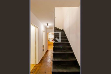 Casa para alugar com 3 quartos, 185m² em Jardim Santa Emilia, São Paulo