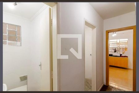 Corredor de casa para alugar com 3 quartos, 185m² em Jardim Santa Emilia, São Paulo