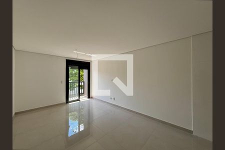 Sala/Quarto de kitnet/studio à venda com 0 quarto, 32m² em Vila Congonhas, São Paulo