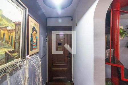 Corredor de apartamento à venda com 3 quartos, 139m² em Vila Olímpia, São Paulo