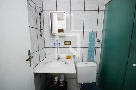 Banheiro de apartamento para alugar com 1 quarto, 40m² em Guilhermina, Praia Grande