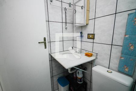 Banheiro de apartamento para alugar com 1 quarto, 40m² em Guilhermina, Praia Grande