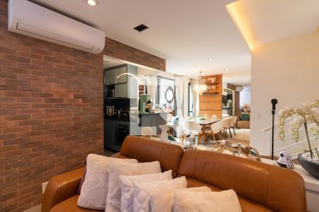 Sala de TV de apartamento à venda com 2 quartos, 70m² em Moema, São Paulo