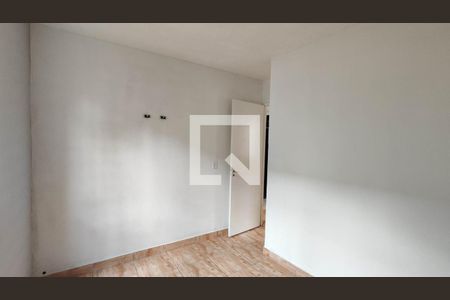 Quarto 2 de apartamento para alugar com 3 quartos, 48m² em Jardim Sao Miguel, Ferraz de Vasconcelos