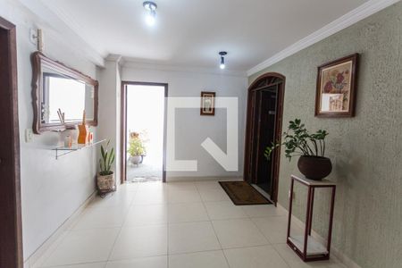 Hall de entrada de apartamento para alugar com 5 quartos, 170m² em Ana Lúcia, Belo Horizonte