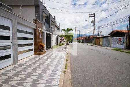 Fachada de casa de condomínio para alugar com 2 quartos, 61m² em Maracanã, Praia Grande