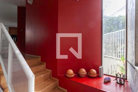 Escada de casa à venda com 3 quartos, 561m² em Santa Lúcia, Belo Horizonte