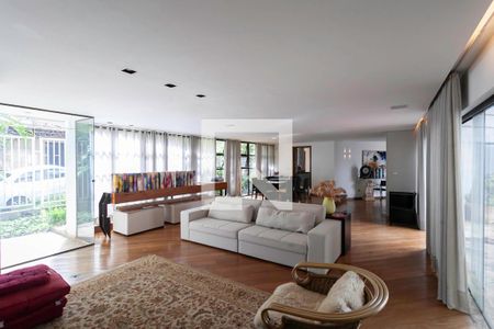 Sala 1 de casa à venda com 3 quartos, 561m² em Santa Lúcia, Belo Horizonte