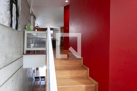 Escada de casa à venda com 3 quartos, 561m² em Santa Lúcia, Belo Horizonte