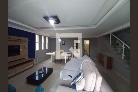 Sala de casa para alugar com 3 quartos, 200m² em Vila Valenca, São Vicente