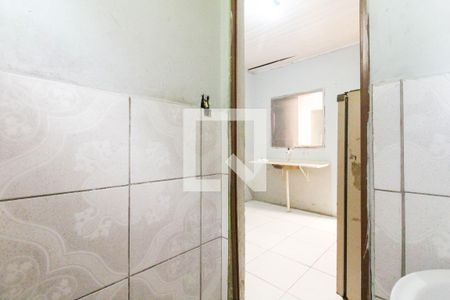 Banheiro de kitnet/studio para alugar com 1 quarto, 20m² em Mathias Velho, Canoas