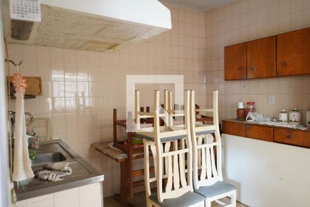 Cozinha de casa à venda com 3 quartos, 216m² em Vila Invernada, São Paulo