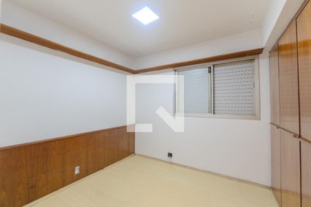 Quarto 1 de apartamento para alugar com 2 quartos, 56m² em Cerqueira César, São Paulo