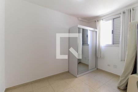 Quarto 1 de apartamento para alugar com 2 quartos, 52m² em Vila Carmosina, São Paulo