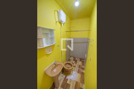Banheiro de casa para alugar com 1 quarto, 35m² em Parque Santo Antonio, Taubaté