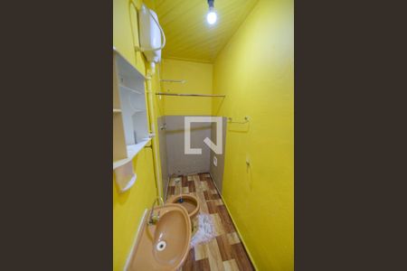 Banheiro de casa para alugar com 1 quarto, 35m² em Parque Santo Antonio, Taubaté