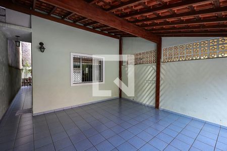 Garagem de casa à venda com 2 quartos, 79m² em Parque Monte Alegre, Taboão da Serra